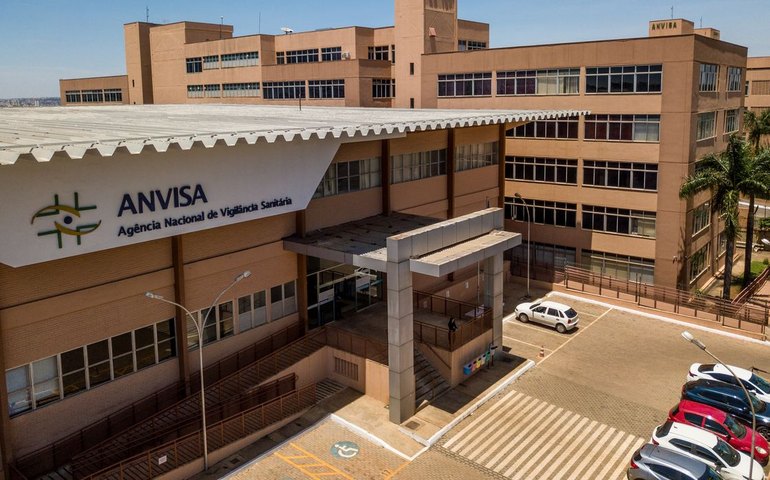 Anvisa avalia retirada do PMMA estético devido a complicações graves