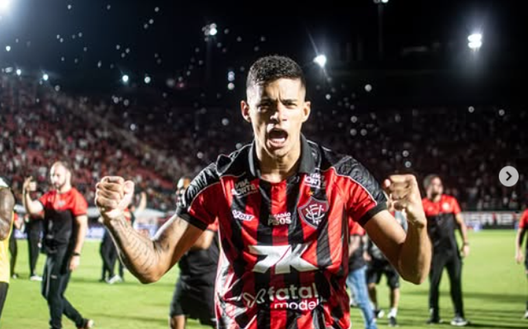 Vitória reage após 8 a 0 e bate Atlético-MG em jogo de técnicos interinos em Salvador