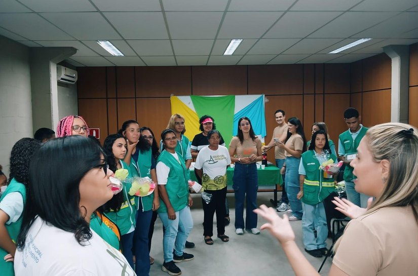Educadores ambientais conhecem projeto de extensão de faculdade particular