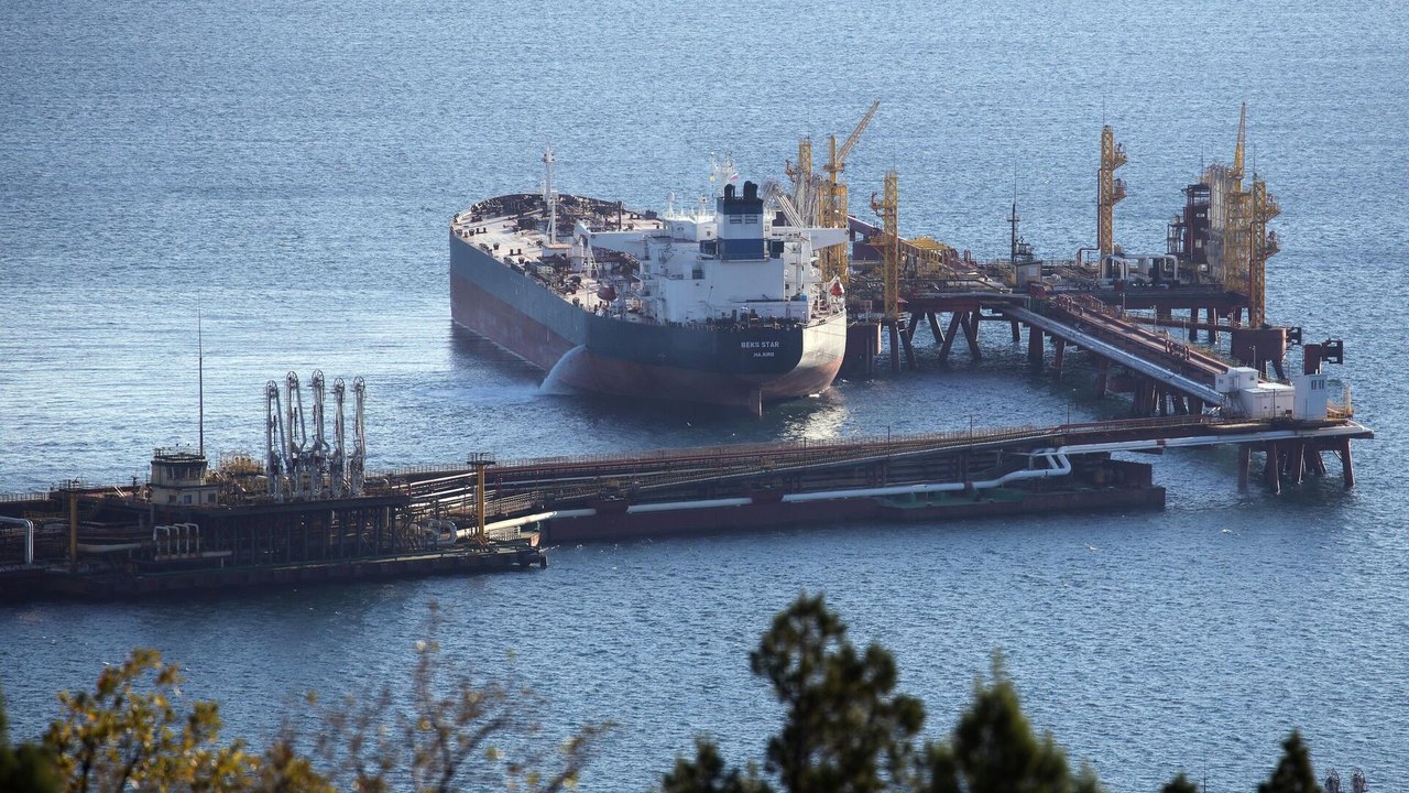 Mídia: sanções dos EUA ao petróleo russo provocam aumento nas taxas de frete