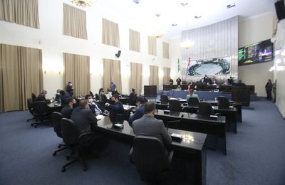 Aprovada extinção do desconto de 14% para aposentados e pensionistas
