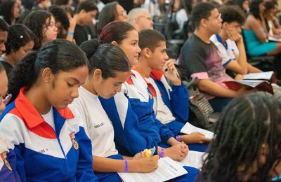 Educação inicia entrega de kits do programa Foca o Enem
