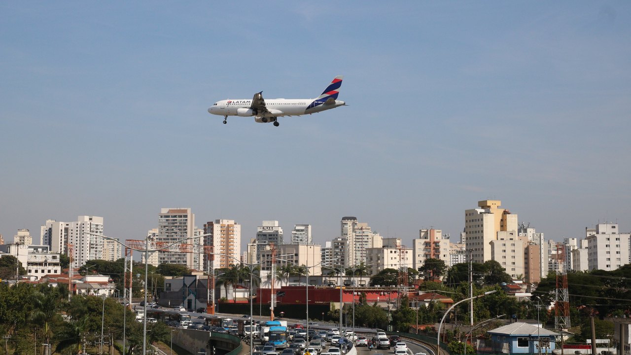 No Canada, aeroporto de Toronto confirma incidente envolvendo avião da Delta