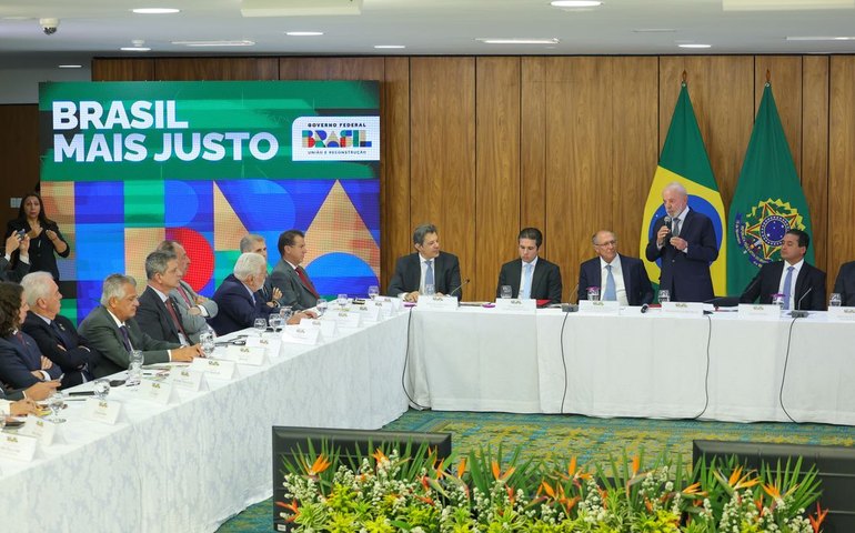 Lula envia PL da isenção do IR até R$ 5 mil ao Congresso Nacional