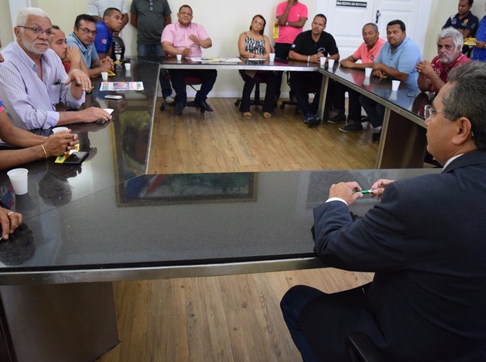 Transportadores escolares voltam a procurar intermediação da Assembleia