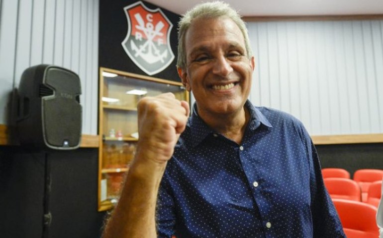 Em meio à crise com Boto, presidente do Flamengo diz não pensar em troca de comando
