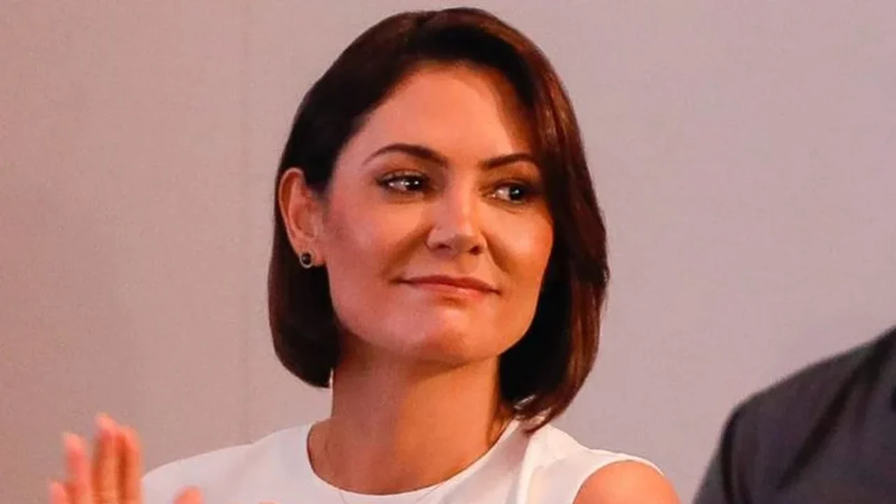 Em entrevista, Michelle culpa governo por tarifaço, critica feminismo e reclama de pressão a Bolsonaro para indicar sucessor