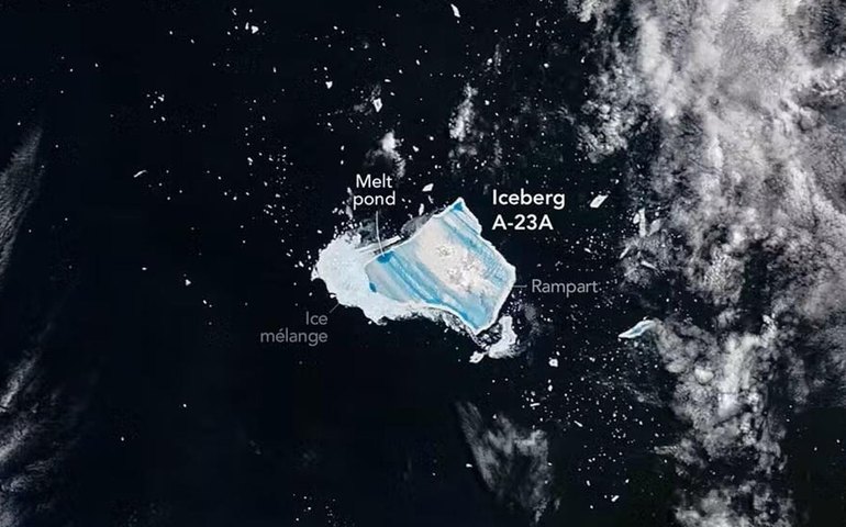 Iceberg do tamanho do Rio de Janeiro acumula água de degelo e pode se desintegrar em breve, diz NASA