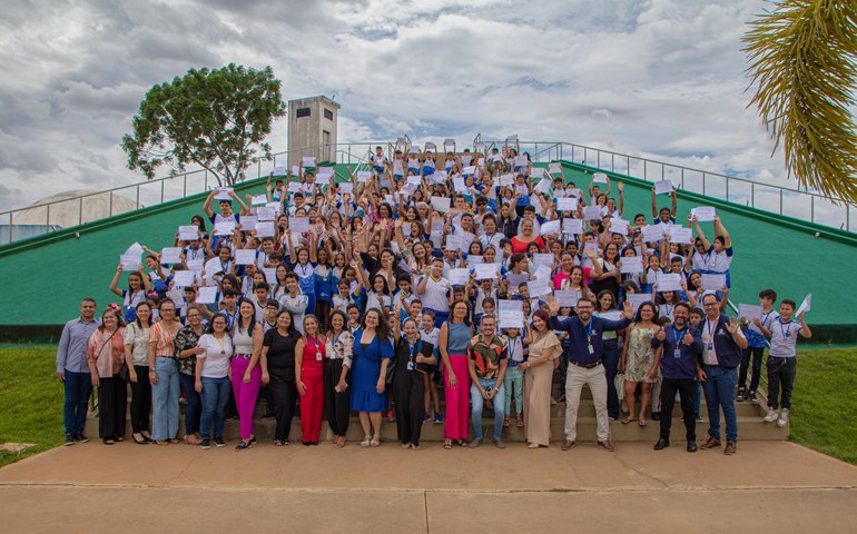 Incentivo à ciência: Prefeitura realiza a entrega das medalhas das Olimpíadas Científicas Nacionais aos alunos da Rede Municipal