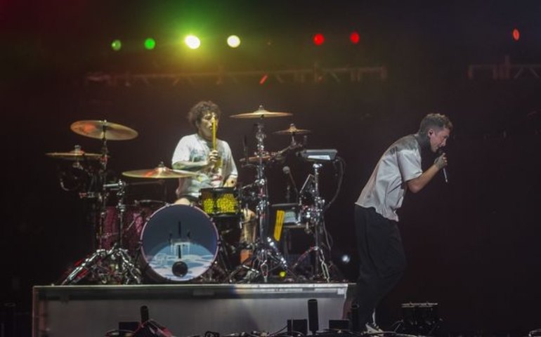 Twenty One Pilots leva parkour ao palco do Lollapalooza na segunda noite do festival