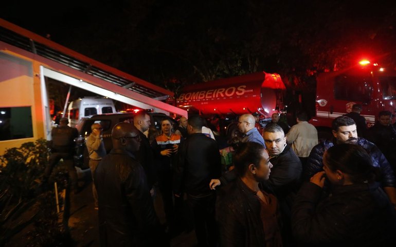 Corpos retirados de destroços do avião que caiu em SP passam de 20