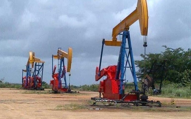 EUA flexibilizam sanções ao petróleo venezuelano e liberam US$ 5 bilhões do FMI