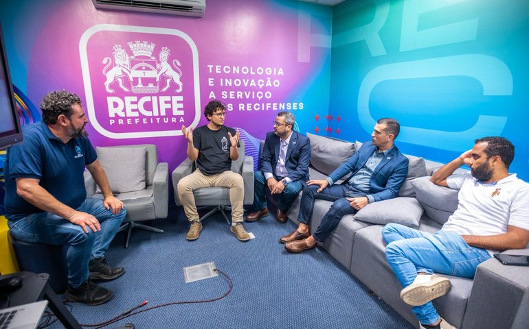 Secretários de Maceió conhecem boas práticas de inovação e tecnologia no Recife
