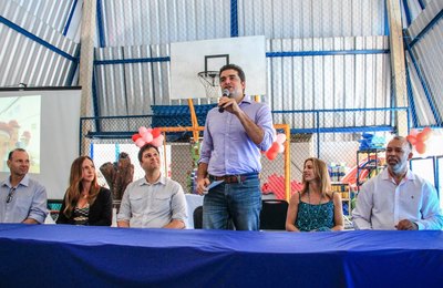 Prefeito participa da conclusão do projeto Construindo com Mulheres