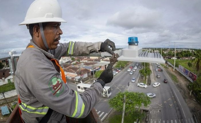 Caso presencie atividades suspeitas ou práticas de furto de cabeamentos, é fundamental que haja a denúncia imediata