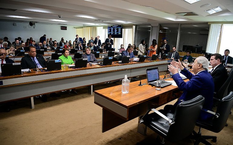 Isenção de tributos para serviços de reforma de pneus é aprovada na CAE