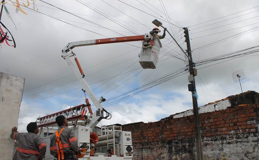 Com recursos da tarifa de energia, Programa Penedo Mais Iluminada amplia iluminação com LED na cidade e na zona rural
