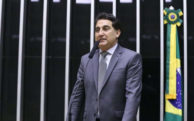 Comissão aprova bloqueio de conteúdo impróprio para crianças em computadores públicos