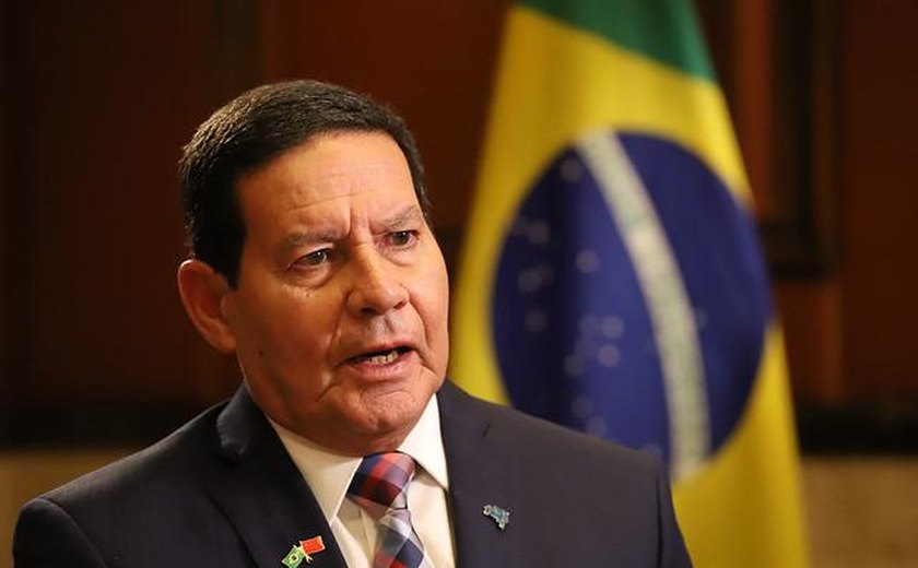 Governo não planeja prorrogar GLO na Amazônia até 2022, diz Mourão