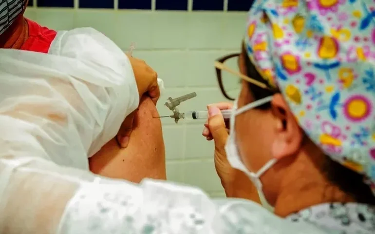 Covid longa: Fiocruz recruta voluntários para estudo inédito sobre novos tratamentos