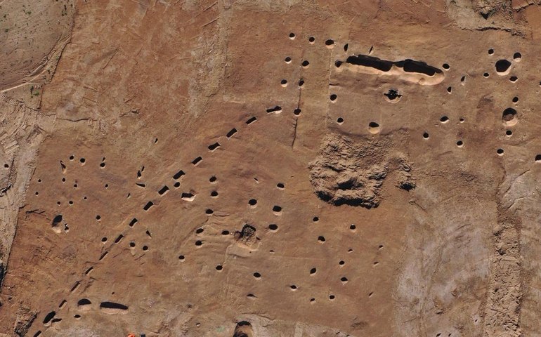 Arqueólogos descobrem um enorme assentamento de 3.000 anos no norte da França (FOTOS)