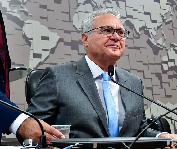 Renan Calheiros quer votar nesta terça projeto que amplia isenção do IR até R$ 5 mil