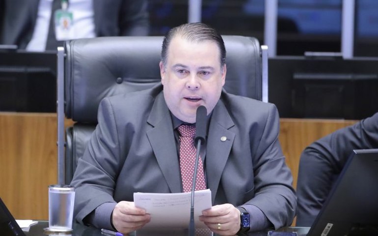 Júlio César Ribeiro é eleito presidente da Comissão de Comunicação