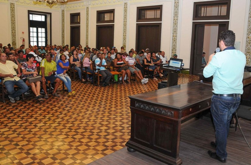 Ambulantes conhecem projeto de reordenamento da orla de Maceió