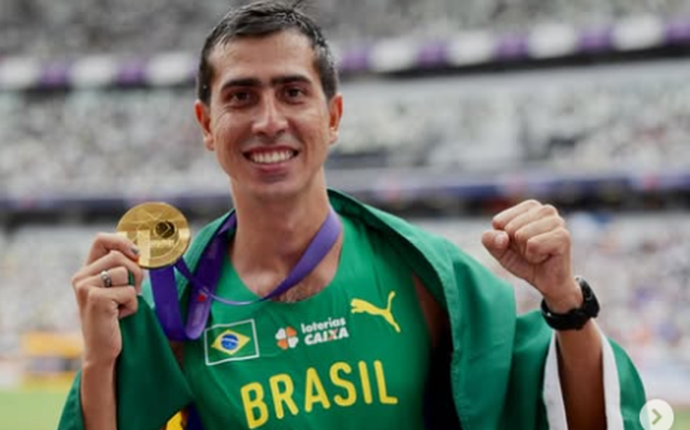 Caio Bonfim recupera aliança perdida durante o Mundial de Atletismo de Tóquio