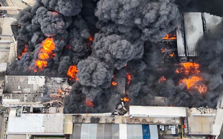 MPRJ investiga incêndio em fábrica de lubrificantes