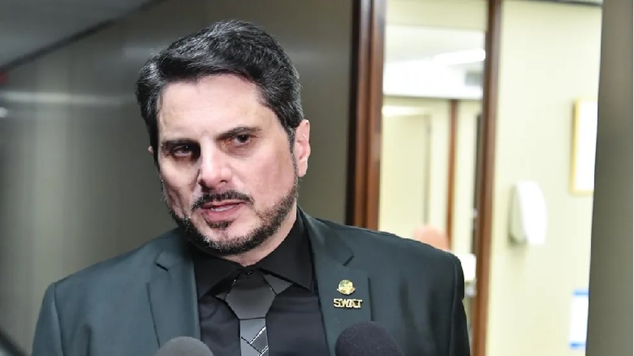 Bolsonaro ‘não mostrou contrariedade’ a plano golpista, diz Marcos do Val à PF