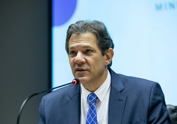 Haddad ouve protestos contra arcabouço na USP e é chamado de 'Paulo Guedes do PT'