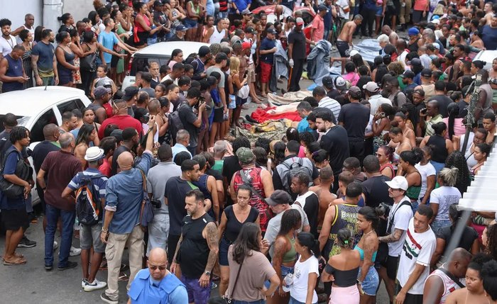 Operação Contenção, realizada pelas polícias Civil e Militar do Rio de Janeiro, deixou cerca de 120 pessoas mortas Operação Contenção, realizada pelas polícias Civil e Militar do Rio de Janeiro, deixou cerca de 120 pessoas mortas