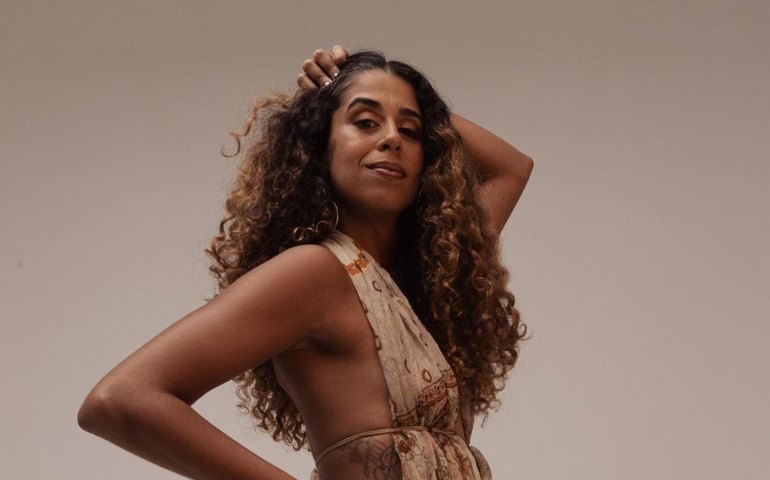 Llari apresenta show de reggae gratuito em Maceió