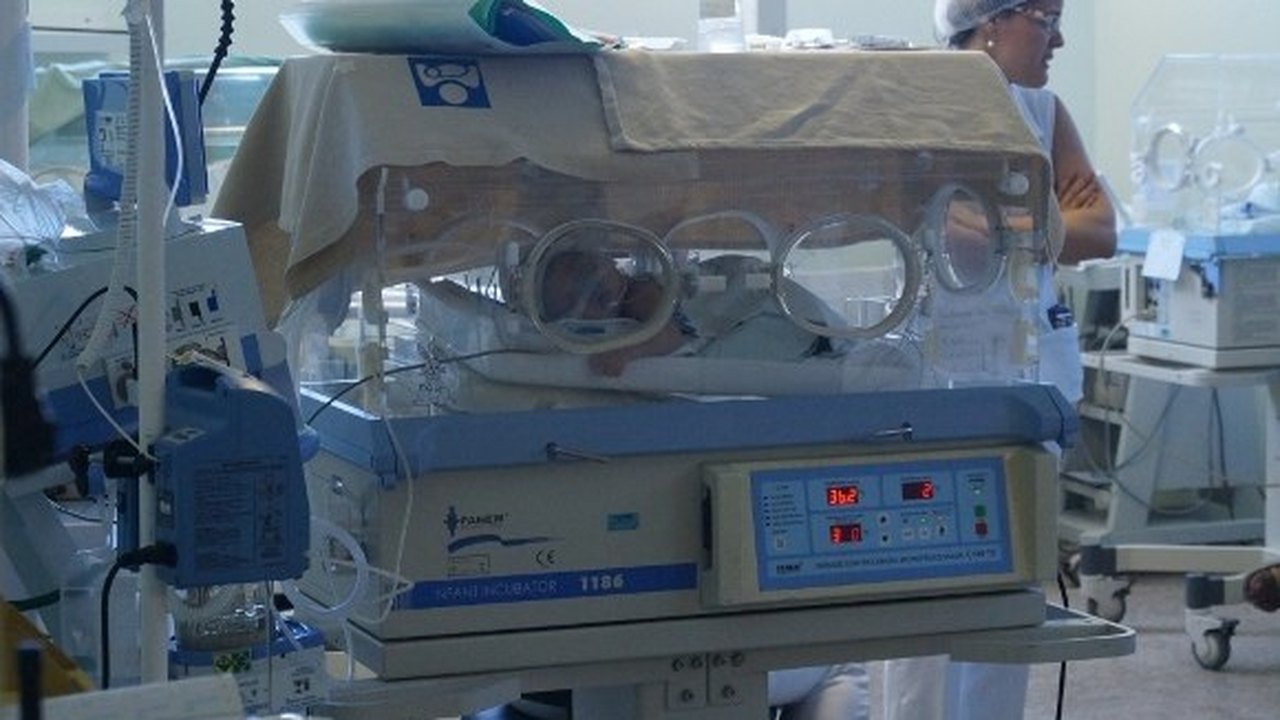 HGE realiza primeira cirurgia em bebê transferido da Santa Mônica