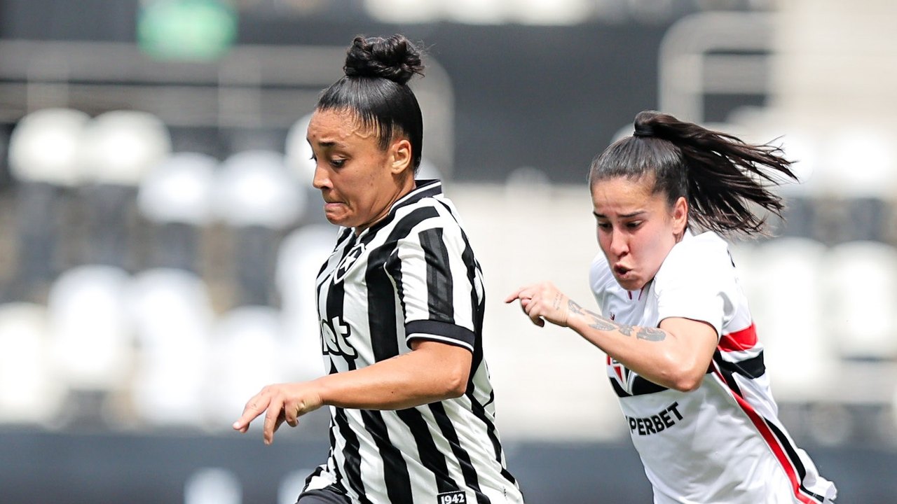 São Paulo goleia, iguala líder e afunda Botafogo