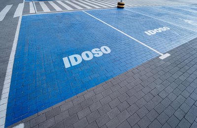 Detran já emite cartão de vaga especial para idoso de forma digital