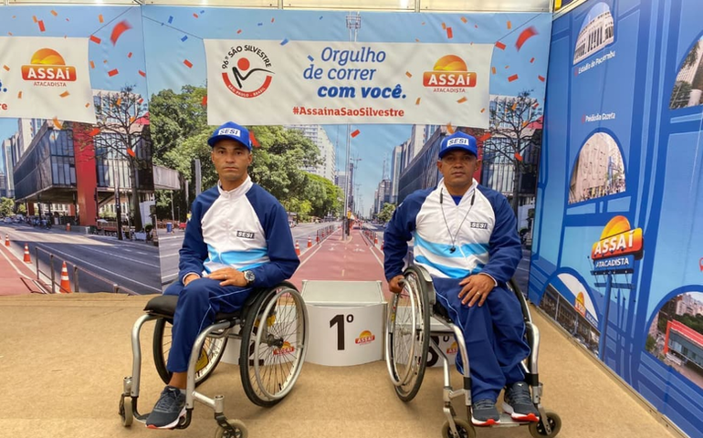 Paratleta alagoano conquista 2º lugar na 96ª na corrida de São Silvestre com cadeira de rodas doada pela SEMUDH