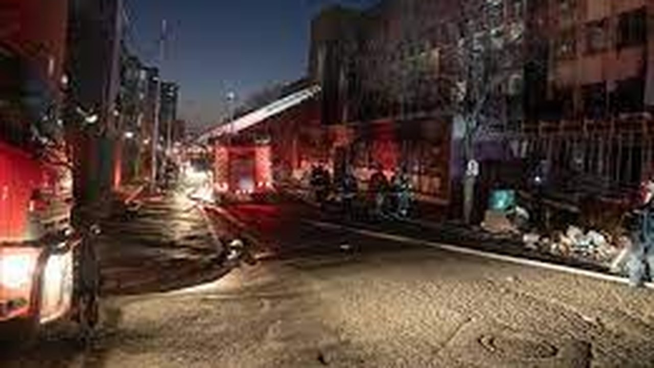 Sobe para 52 o número de mortos em incêndio no centro de Joanesburgo, na África do Sul; vídeos