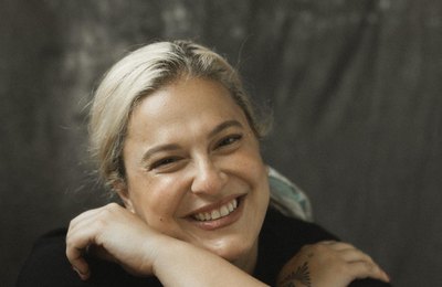 Alice Caymmi faz emocionante tributo a Nana Caymmi no projeto Seis & Meia