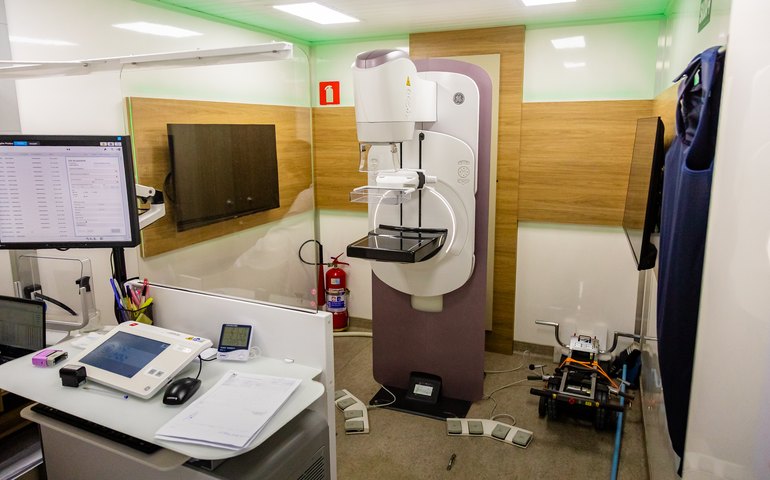 Carreta do Amor leva cuidados e prevenção para moradoras do Parque dos Caetés