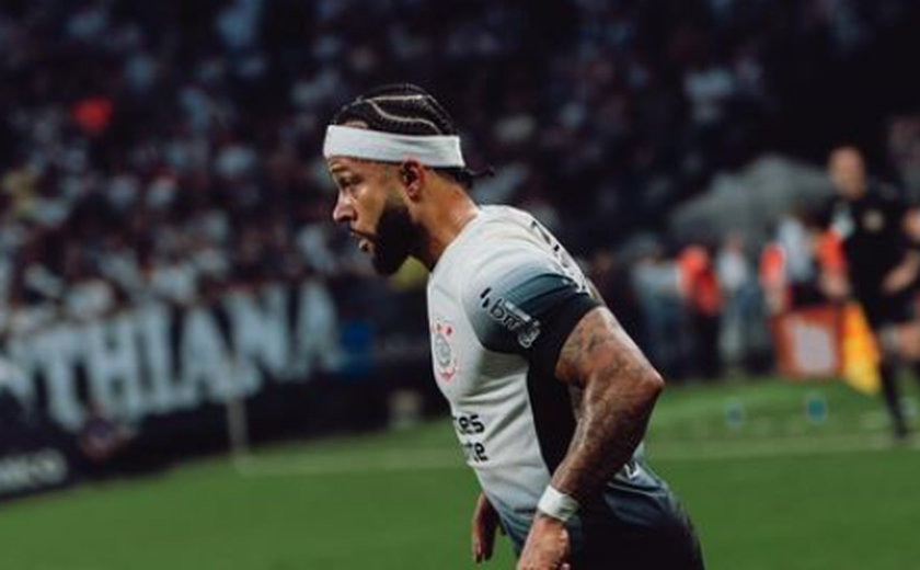 Depay reclama de dores no tornozelo após sua estreia no Corinthians, mas exames descartam lesão