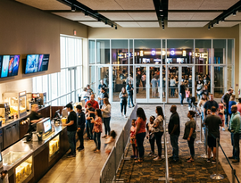 Paramount planeja lançar 30 filmes por ano nos cinemas após acordo com a Warner