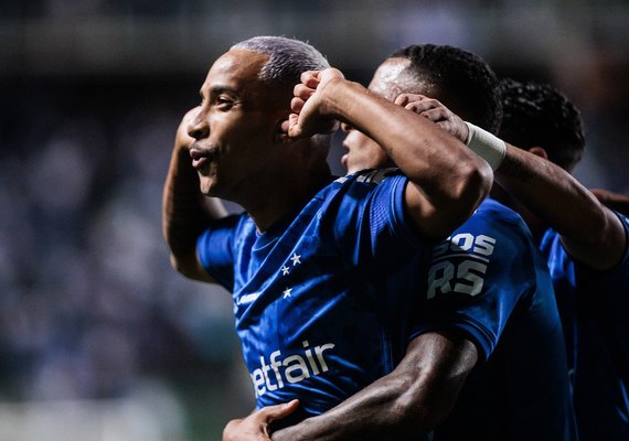 Cruzeiro sofre, mas vence o Cuiabá e sobe na tabela do Brasileirão