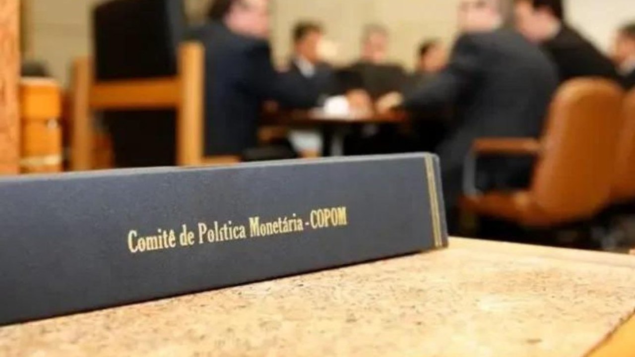 Copom reduz taxa de juros em 0,25 ponto pela 4ª vez seguida