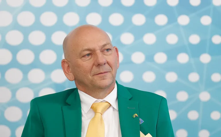 Justiça condena Luciano Hang a indenizar Lula em mais de R$ 33 mil por declarações ofensivas