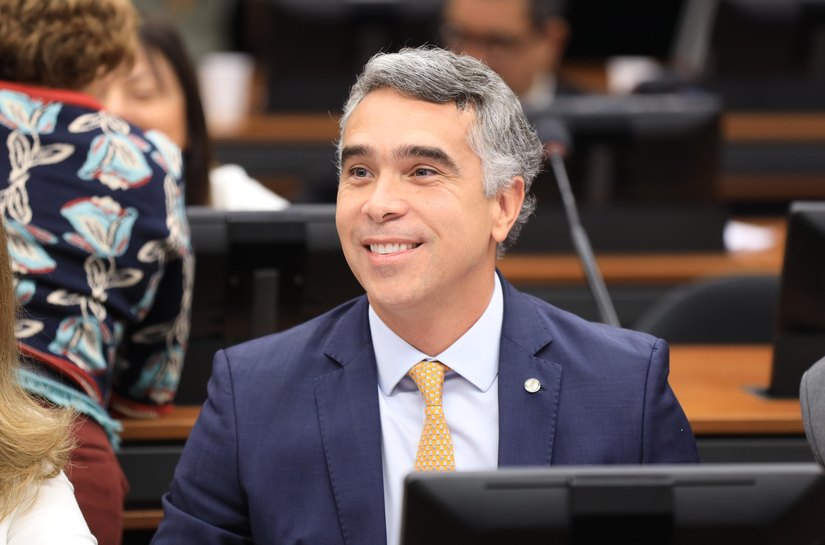 Deputado federal Rafael Brito garante continuidade do Pé-de-Meia