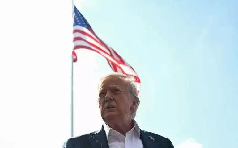 Trump fecha acordo com Otan para enviar armas à Ucrânia