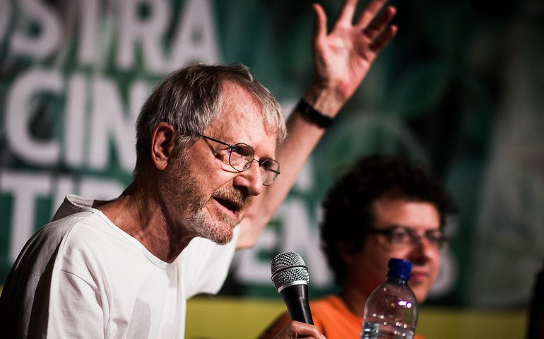 Bernadet, de 88 anos, tem mostra em 3 cidades e prepara novo livro  