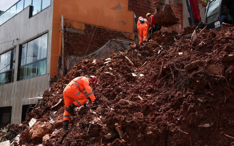 Número de mortes causadas pelas chuvas em Minas sobe para 59